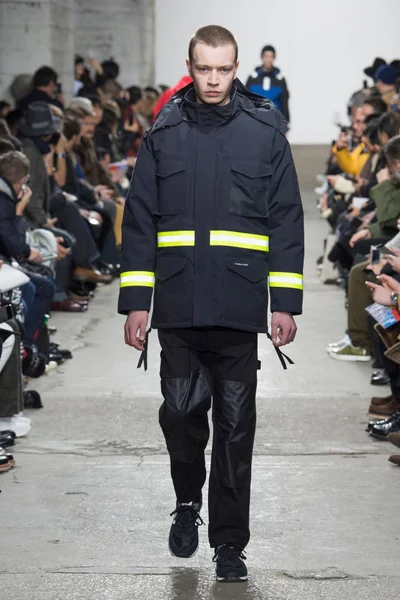 Look 3